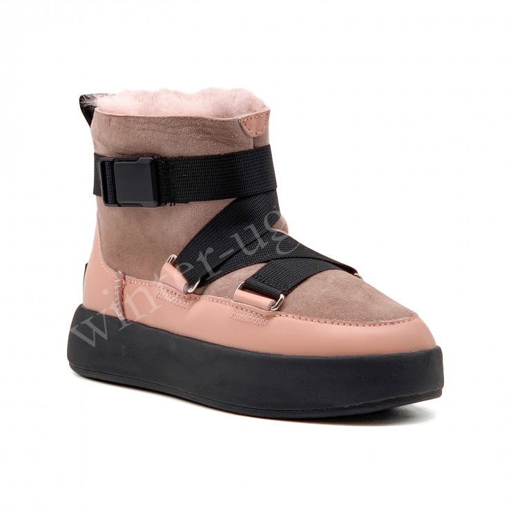 Женские UGG Boom Buckle Boots - Pink Crystal